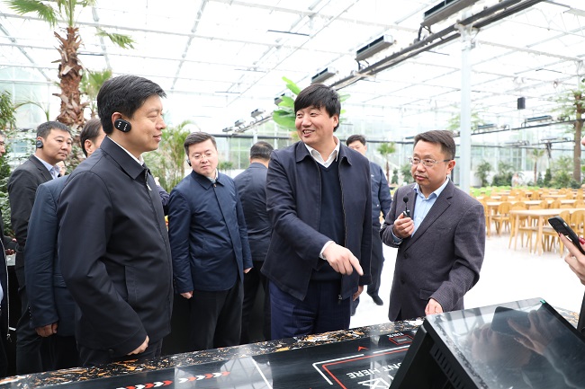 1554855298610074554.jpg 3-ͼΪ¼¯ÍÅ×ܲ÷¶ÏȹúÏÈÈÝÔ±¹¤Éú̬Öǻ۲ÍÌüÇéÐÎ.jpg