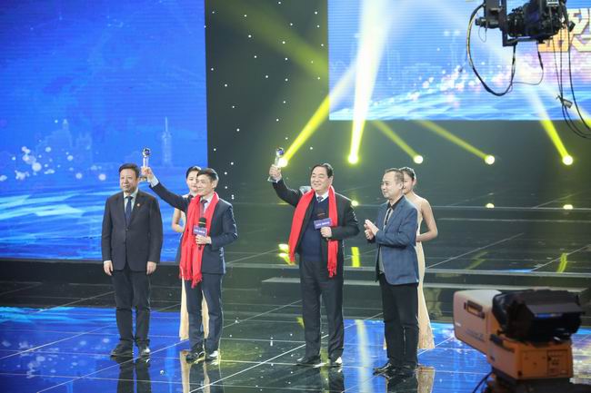 1579675060528064066.jpg 要事1-许董经济人物.jpg